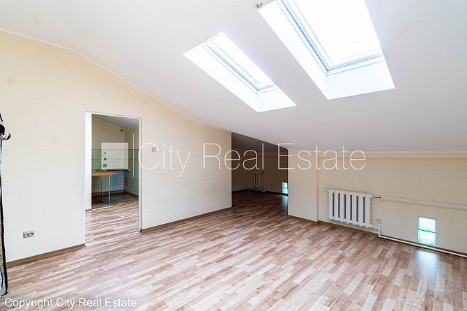 Fasādes māja, renovēta māja, vieta automašīnai, ieeja no pagalma, mansards, kāpņu telpa Rīga - foto 1