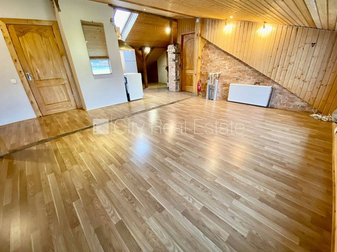 Pagalma ēka, renovēta māja, labiekārtots apzaļumots pagalms, slēgts pagalms, ieeja no Rīga - foto 7