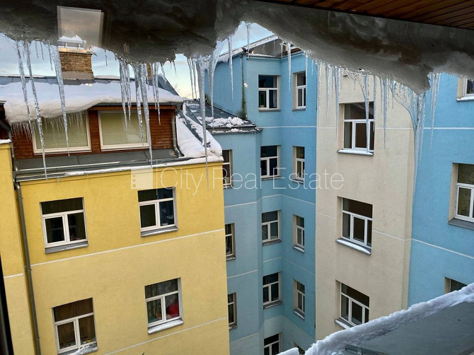 Pagalma ēka, renovēta māja, labiekārtots apzaļumots pagalms, slēgts pagalms, ieeja no Rīga - foto 17
