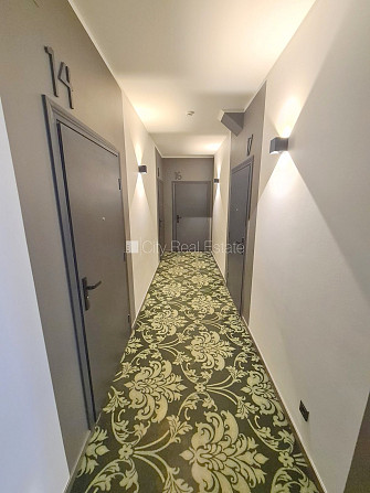 Fasādes māja, renovēta māja, slēgts pagalms, ieeja no ielas un pagalma, ir lifts, kāpņu Rīga - foto 17