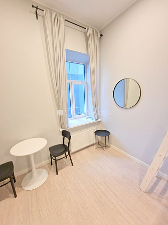 Fasādes māja, renovēta māja, ieeja no ielas, kāpņu telpa pēc kapitālā remonta, logi Rīga - foto 10