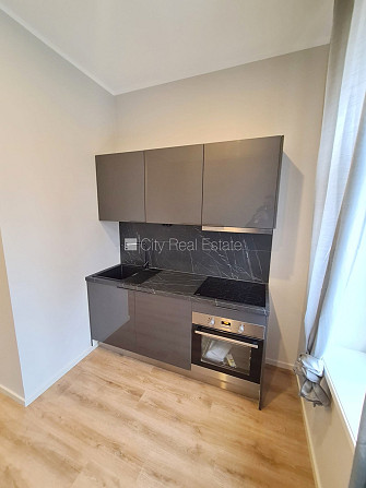 Fasādes māja, renovēta māja, slēgts pagalms, ieeja no ielas, ir lifts, kāpņu telpa pēc Rīga - foto 8