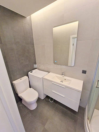 Fasādes māja, renovēta māja, slēgts pagalms, ieeja no ielas, ir lifts, kāpņu telpa pēc Rīga - foto 10