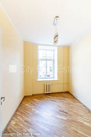 Fasādes māja, renovēta māja, slēgts pagalms, ieeja no ielas, kāpņu telpa pēc kosmētiskā Rīga - foto 4