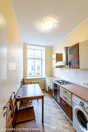Fasādes māja, renovēta māja, slēgts pagalms, ieeja no ielas, kāpņu telpa pēc kosmētiskā Rīga - foto 8