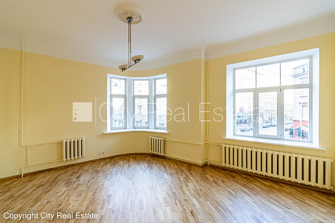 Fasādes māja, renovēta māja, slēgts pagalms, ieeja no ielas, kāpņu telpa pēc kosmētiskā Rīga - foto 1