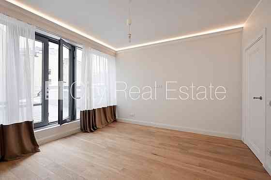 Проект - Kalpaka Residence, фасадный дом, реновированный дом, благоустроенный озеленённый Rīga