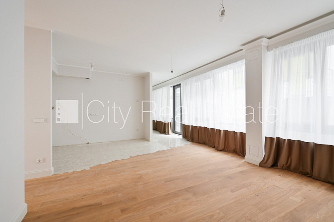 Projekts - Kalpaka Residence, fasādes māja, renovēta māja, labiekārtots apzaļumots pagalms, Rīga - foto 1