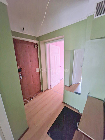 Fasādes māja, renovēta māja, ieeja no ielas, kāpņu telpa pēc kosmētiskā remonta, logi Rīga - foto 5
