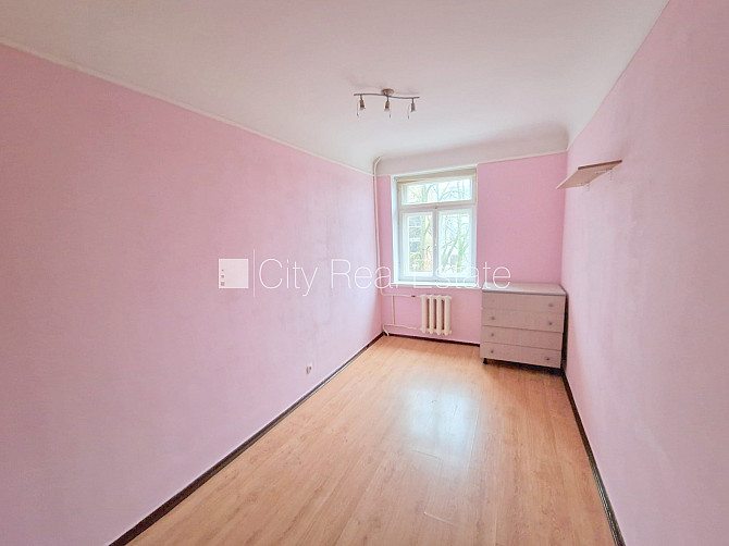 Fasādes māja, renovēta māja, ieeja no ielas, kāpņu telpa pēc kosmētiskā remonta, logi Rīga - foto 6