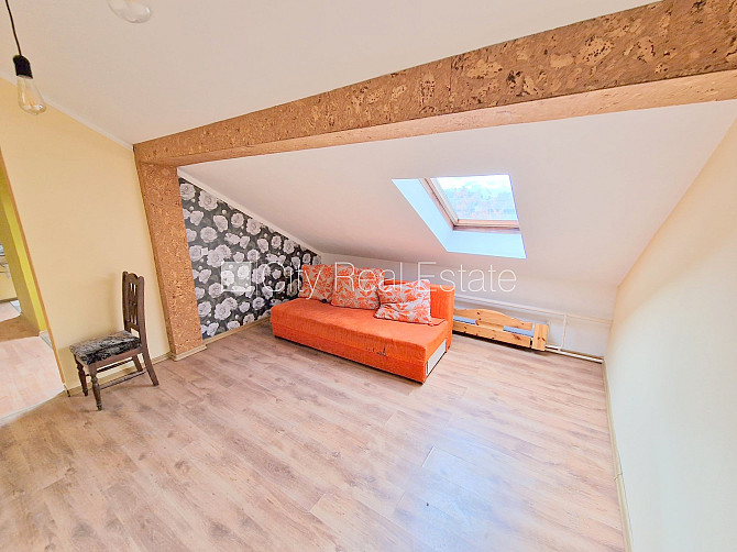 Fasādes māja, renovēta māja, ieeja no ielas, mansards, kāpņu telpa pēc kosmētiskā remonta, Rīga - foto 4