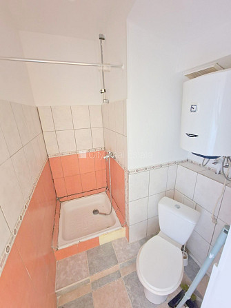 Fasādes māja, renovēta māja, ieeja no ielas, mansards, kāpņu telpa pēc kosmētiskā remonta, Rīga - foto 17