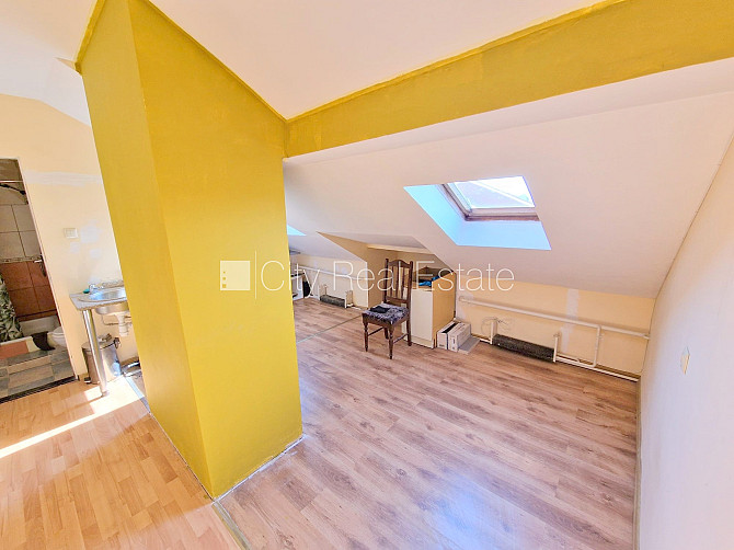 Fasādes māja, renovēta māja, ieeja no ielas, mansards, kāpņu telpa pēc kosmētiskā remonta, Rīga - foto 8