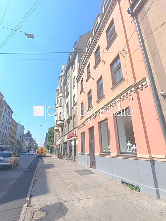 Fasādes māja, renovēta māja, slēgts pagalms, ieeja no ielas un pagalma, kāpņu telpa pēc Rīga - foto 13