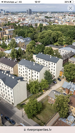 Земля в собственности, реновированный дом, благоустроенный озеленённый двор, Рига - изображение 14