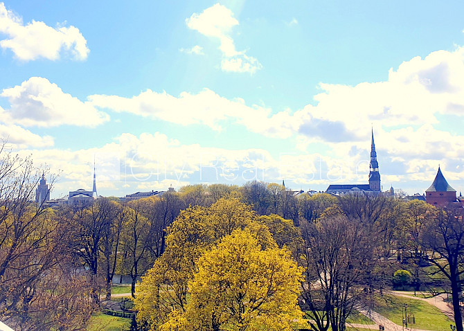 Zeme īpašumā, fasādes māja, renovēta māja, nomainītas inženierkomunikācijas, mainīts Rīga - foto 13