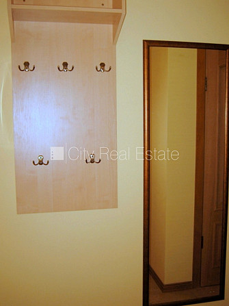 Pagalma māja, slēgts pagalms, ieeja no pagalma, logi vērsti uz pagalma pusi, studio tipa, Rīga - foto 15