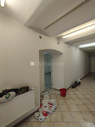 Slēgts pagalms, ieeja no pagalma, viena istaba izolēta, centrālā apkure, pilnā apdare, Rīga - foto 5