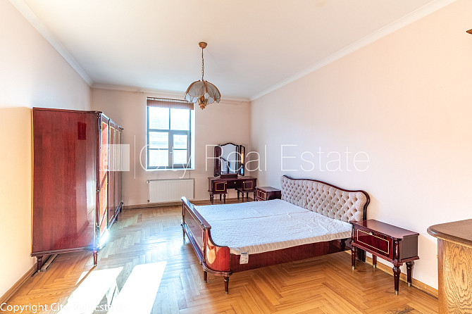 Zeme īpašumā, fasādes māja, renovēta māja, labiekārtota apzaļumota teritorija, slēgts Rīga - foto 6