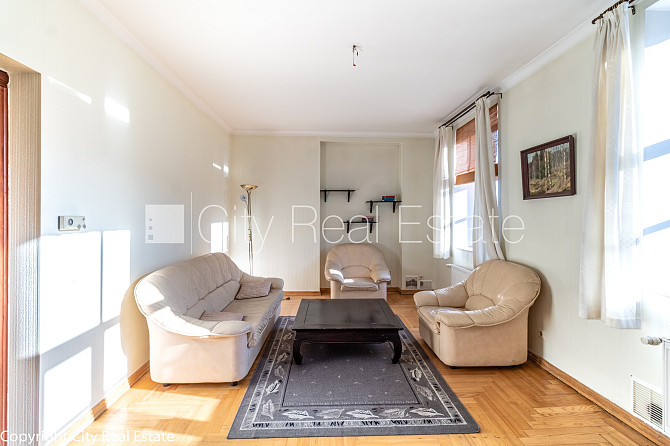 Zeme īpašumā, fasādes māja, renovēta māja, labiekārtota apzaļumota teritorija, slēgts Rīga - foto 5