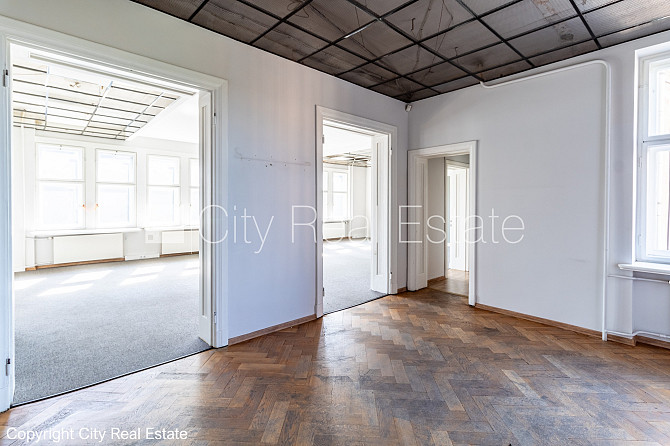 Fasādes māja, ieeja no ielas, ir lifts, logi vērsti uz pagalma pusi, logi vērsti uz ielas pusi, Rīga - foto 6