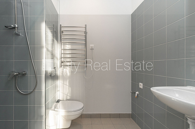 Fasādes māja, renovēta māja, slēgts pagalms, ieeja no ielas, ir lifts, kāpņu telpa bez Rīga - foto 5