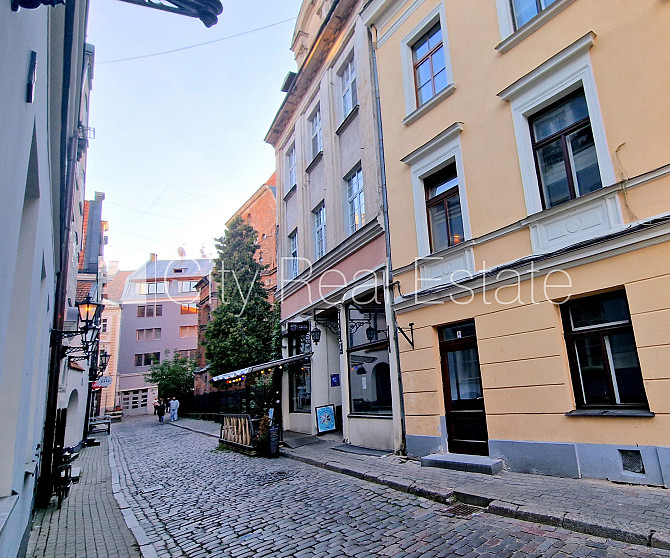 Fasādes māja, renovēta māja, labiekārtota apzaļumota teritorija, bruģēts piebraucamais Rīga - foto 15