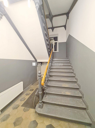Fasādes māja, renovēta māja, slēgts pagalms, ieeja no ielas, kāpņu telpa pēc kosmētiskā Rīga - foto 12