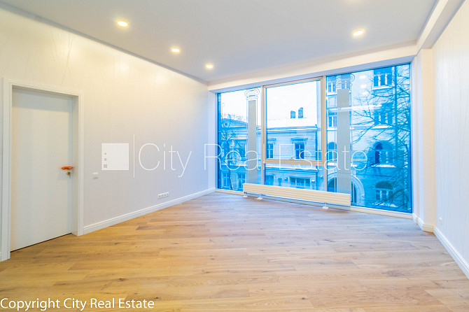 Jaunceltne, slēgts pagalms, ieeja no pagalma, ir lifts, balkons 1,90 m2, logi vērsti mājas abās Rīga - foto 3
