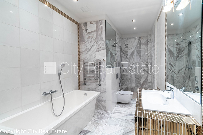 Jaunceltne, slēgts pagalms, ieeja no pagalma, ir lifts, balkons 1,90 m2, logi vērsti mājas abās Rīga - foto 7