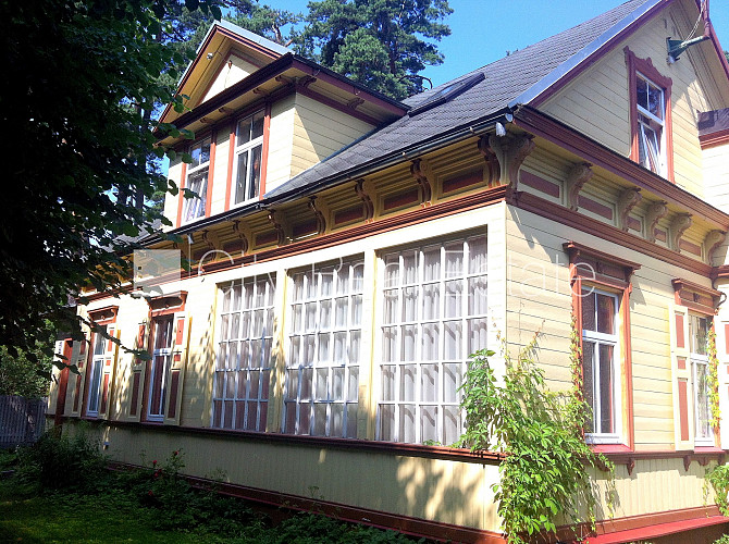 Privātmāja, fasādes māja, renovēta māja, labiekārtots apzaļumots pagalms, garāža vienai Jūrmala - foto 2
