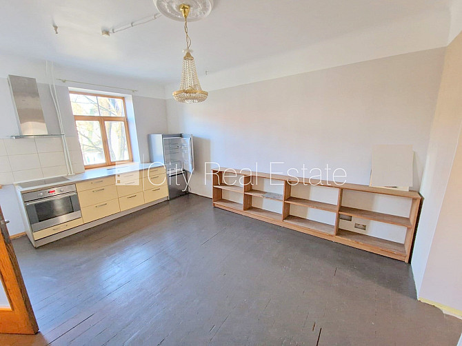 Fasādes māja, labiekārtots apzaļumots pagalms, slēgts pagalms, vieta vairākām Rīga - foto 2