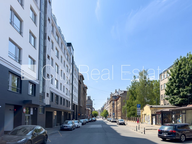 Fasādes māja, renovēta māja, slēgts pagalms, ieeja no ielas un pagalma, kāpņu telpa pēc Rīga - foto 18