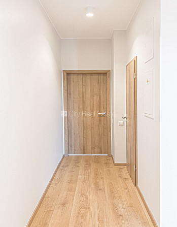 Fasādes māja, renovēta māja, slēgts pagalms, ieeja no ielas un pagalma, kāpņu telpa pēc Rīga - foto 10