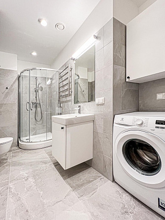 Fasādes māja, renovēta māja, slēgts pagalms, ieeja no ielas un pagalma, kāpņu telpa pēc Rīga - foto 11
