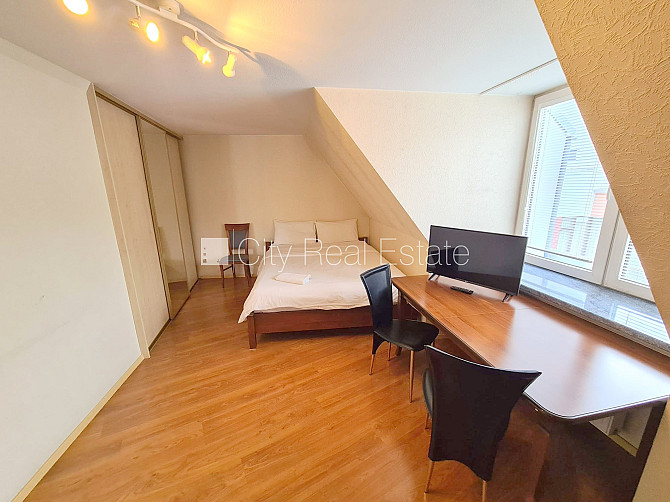 Fasādes māja, renovēta māja, ieeja no ielas, mansards, kāpņu telpa pēc kosmētiskā remonta, Rīga - foto 2