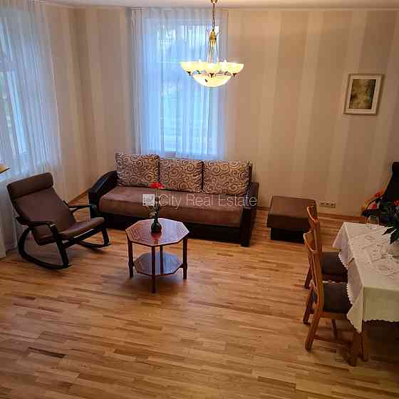Частный дом, благоустроенная озеленённая территория, подъездная дорога покрыта Jūrmala
