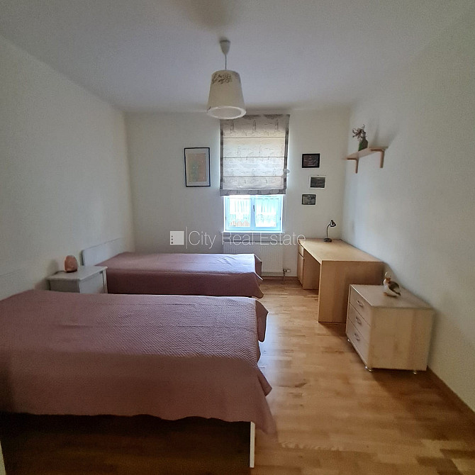 Privātmāja, labiekārtota apzaļumota teritorija, bruģēts piebraucamais ceļš, slēgta Jūrmala - foto 6