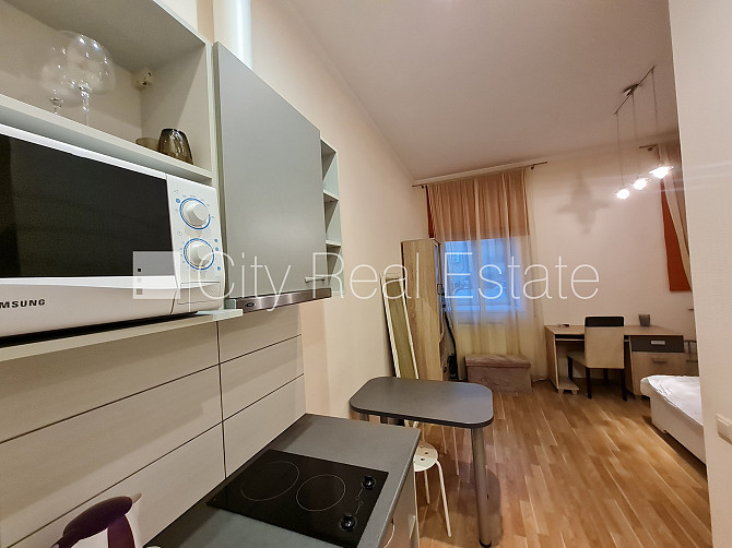Pagalma māja, slēgts pagalms, beletāža, studio tipa, virtuve apvienota ar istabu, gāzes Rīga - foto 4