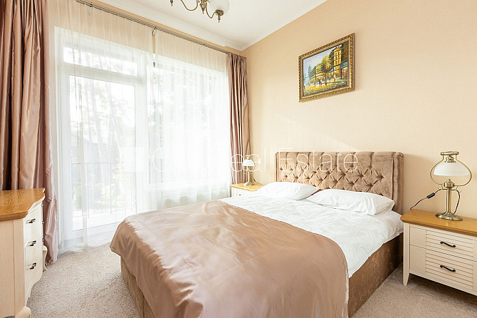 Renovēta māja, fasāde ar dekoratīvo apmetumu, slēgts pagalms, balkons 2 m2, logi vērsti uz Rīga - foto 7