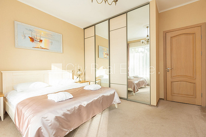 Renovēta māja, fasāde ar dekoratīvo apmetumu, slēgts pagalms, balkons 2 m2, logi vērsti uz Rīga - foto 11