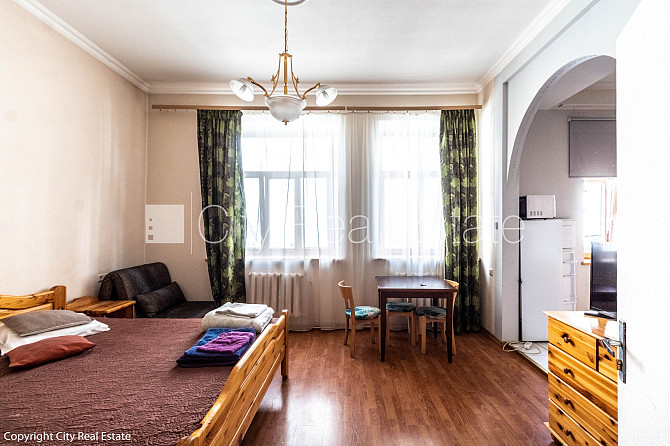 Fasādes māja, renovēta māja, fasāde ar dekoratīvo apmetumu, slēgts pagalms, kāpņu telpa Rīga - foto 14