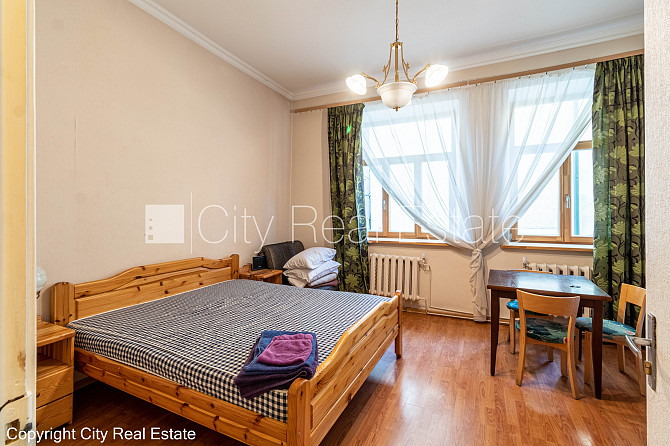 Fasādes māja, renovēta māja, fasāde ar dekoratīvo apmetumu, slēgts pagalms, kāpņu telpa Rīga - foto 16
