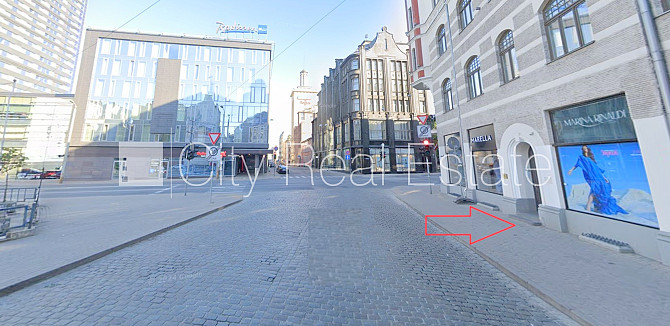 Fasādes māja, renovēta māja, pagrabstāvā pieejama noliktava, ieeja no ielas, kāpņu telpa Rīga - foto 20