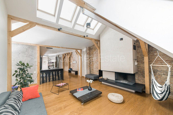 Fasādes māja, mansards, kāpņu telpa pēc kapitālā remonta, franču balkons, jumta terase, Rīga - foto 11