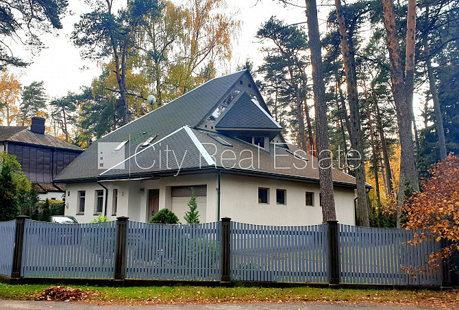 Pagalma māja, ķieģeļu mūra sienas, labiekārtota apzaļumota teritorija, bruģēts Jūrmala - foto 1
