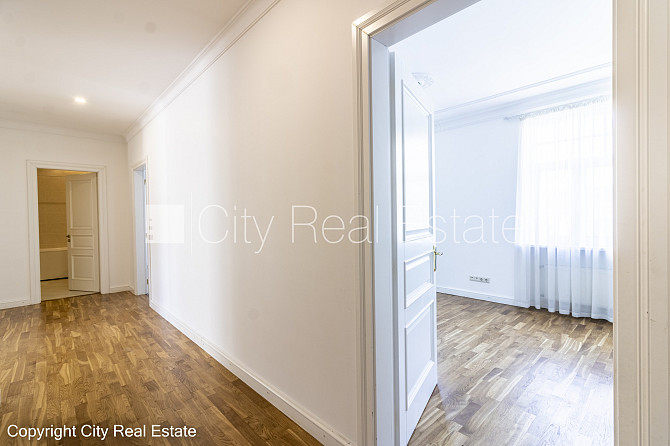 Fasādes māja, renovēta māja, slēgts pagalms, ieeja no ielas, ir lifts, kāpņu telpa pēc Rīga - foto 18