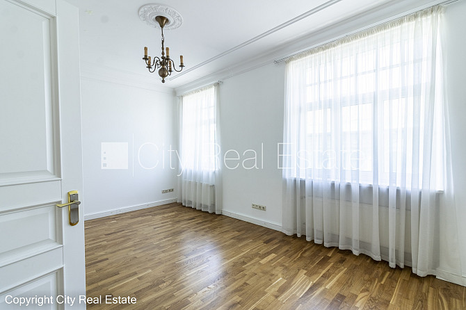 Fasādes māja, renovēta māja, slēgts pagalms, ieeja no ielas, ir lifts, kāpņu telpa pēc Rīga - foto 20