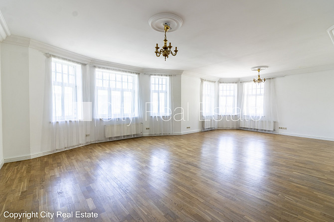 Fasādes māja, renovēta māja, slēgts pagalms, ieeja no ielas, ir lifts, kāpņu telpa pēc Rīga - foto 13