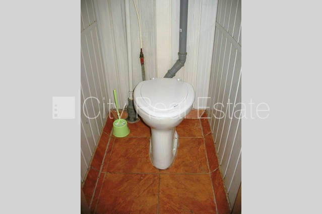 Fasādes māja, renovēta māja, slēgts pagalms, ieeja no ielas, ir lifts, kāpņu telpa pēc Rīga - foto 10